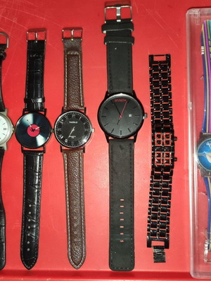 Watches various unused and rare Eurovision Athens 2006 like new