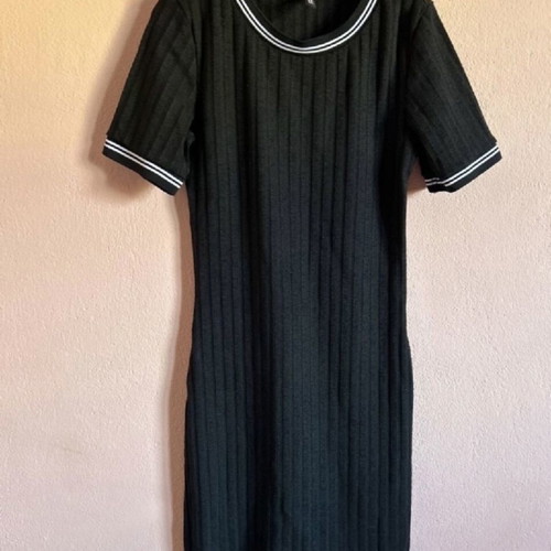 H&M dress like new, black and white, size XS