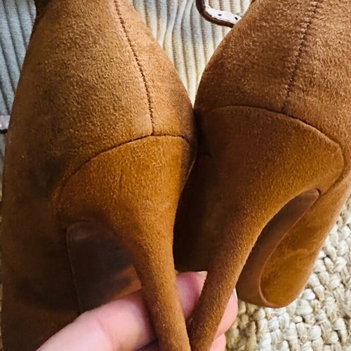 Suede strap pumps tan new, size 40, 9 cm heel