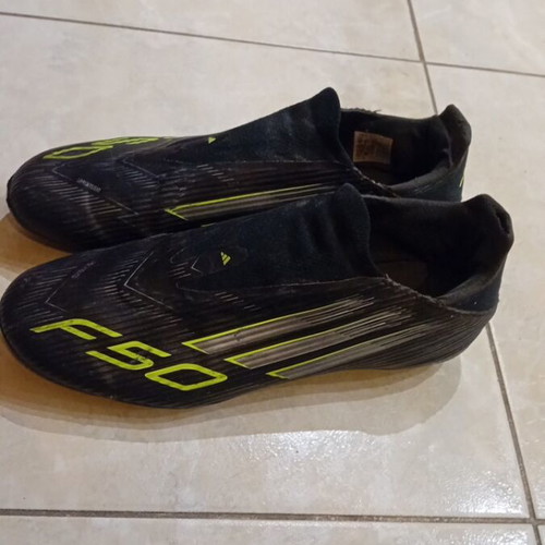 Adidas F50 League Laceless FG/MG shoes like new, size 44, black and green
