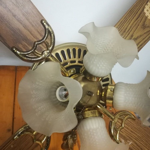 Ceiling fan with four-light fixture fully functional