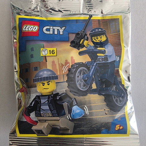 Lego City Policewoman and Crook Polybag 952211