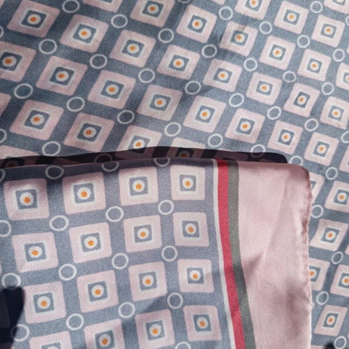 Axel scarf like new, pink multicolor