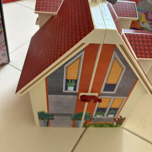 Playmobil modern dollhouse suitcase with furniture