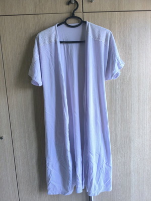Women's robe like new with belt, purple