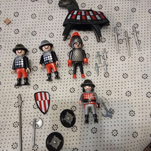 Vintage Playmobil 3888 Castle Defenders set like new