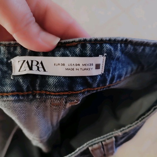 Zara jeans straight wide waist No 36 with zip like new
