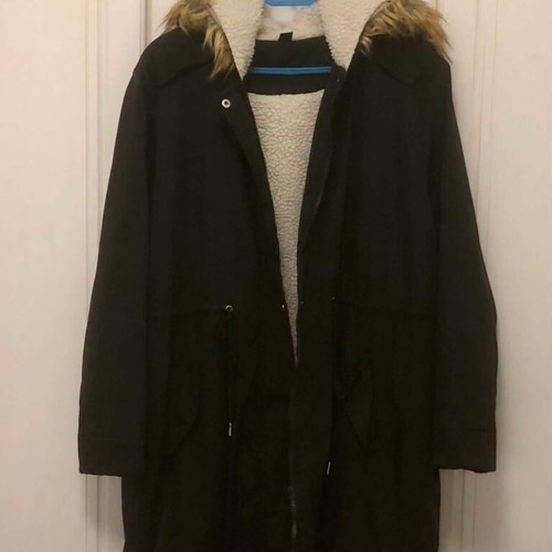 Shein women's winter jacket 4XL like new with sherpa lining and removable fur hood black