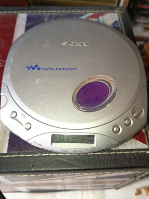 Sony CD Walkman used with B-Bass and Straightline, includes headphones