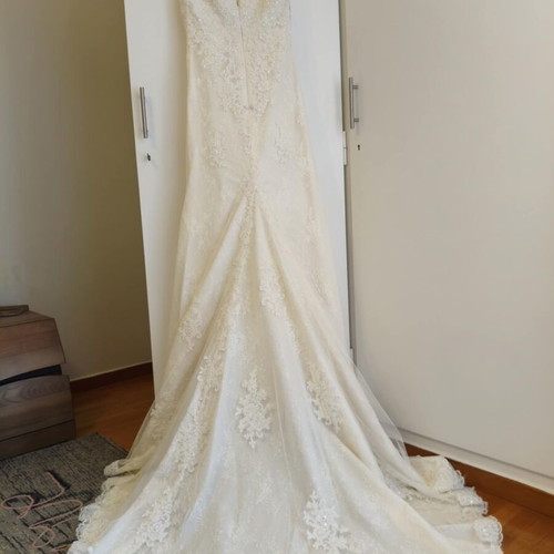 Ronda wedding dress by Pronovias like new, size Small, ivory