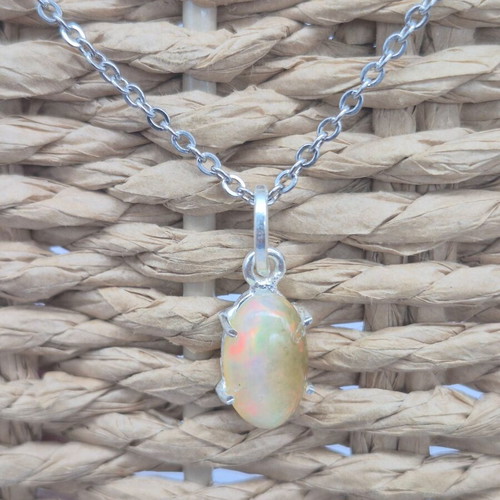 Ethiopian Opal Silver 925 Necklace new, 7 carat gemstone