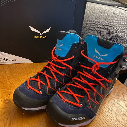 Salewa MTN Trainer Lite Mid GTX Premium Navy/Blue Fog women's hiking boots size 39 like new