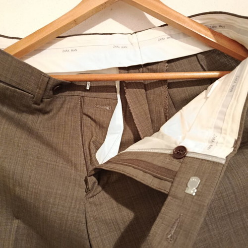 Ανδρικό υφασμάτινο παντελόνι Zara Man σαν καινούργιο, μέγεθος M, καφέ μαλλί