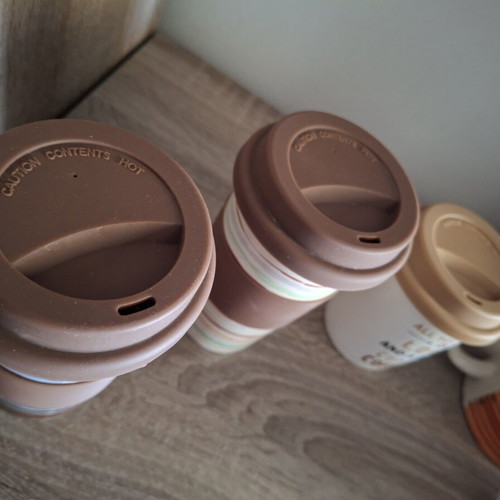 Coffee mugs used, set of 5, excellent condition
