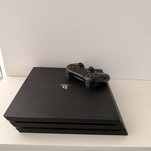 PlayStation 4 PRO console with controller 1TB