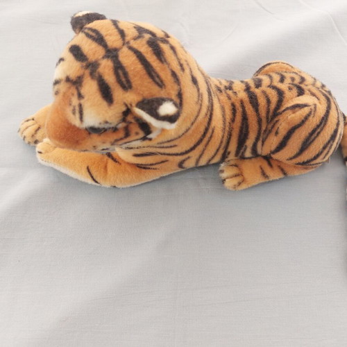 Plush tiger like new