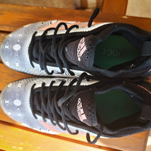 Adidas Bounce Tennis Shoes EU 42 like new, black and white