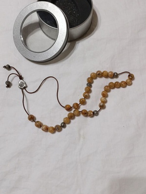 Komboloi handmade in gift packaging