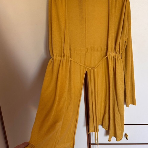 Long cardigan like new, yellow, one size