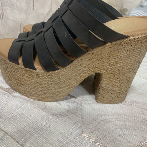 Just Me women's platform sandals like new, size 39, black