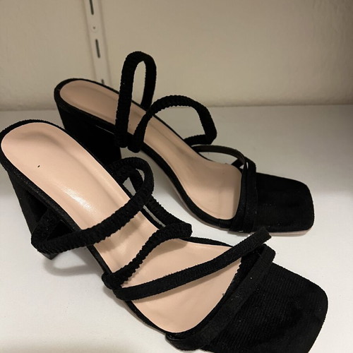 Pumps like new, black, slipper style with thick heel