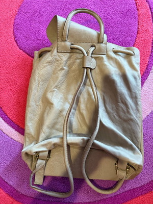 Thiros backpack like new, beige