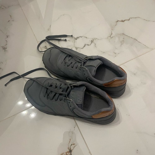 New Balance athletic shoes used, gray, size 40