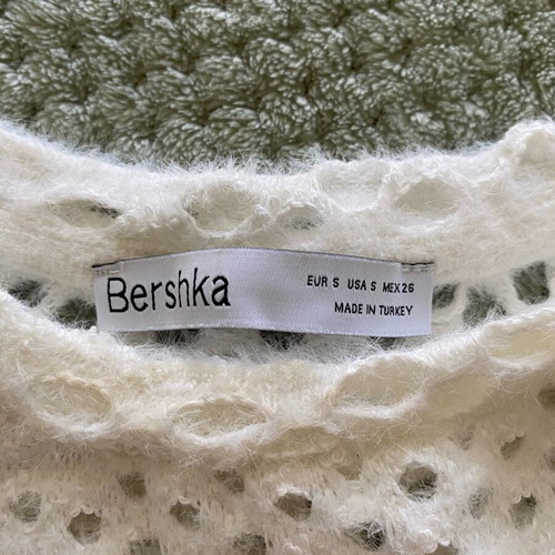 Bershka white fluffy knit crop sweater size S like new
