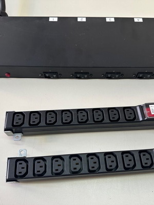 Hewlett-Packard EO4501 Modular PDU 24A με 2 πολύμπριζα για rack σαν καινούργιο