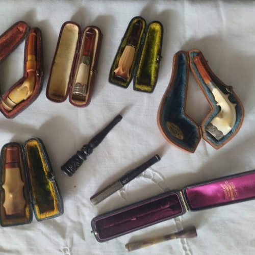 Vintage tobacco and cigarette pipes collection used, set of 8 with cases