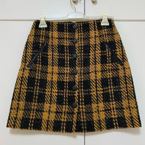 Access coat and skirt set like new, black and yellow