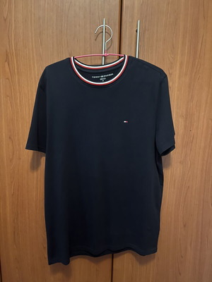 Tommy Hilfiger men's T-shirt navy blue size M like new