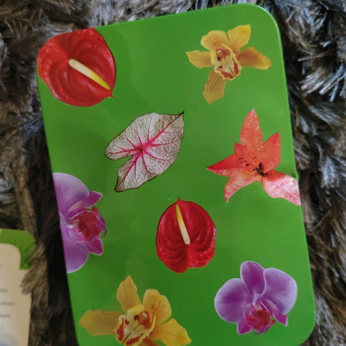 Tin box with flower cards in Italian like new
