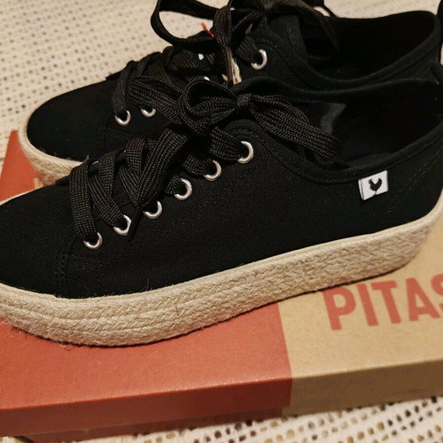 Walk In Pitas athletic sneakers new, black and beige espadrilles size 39