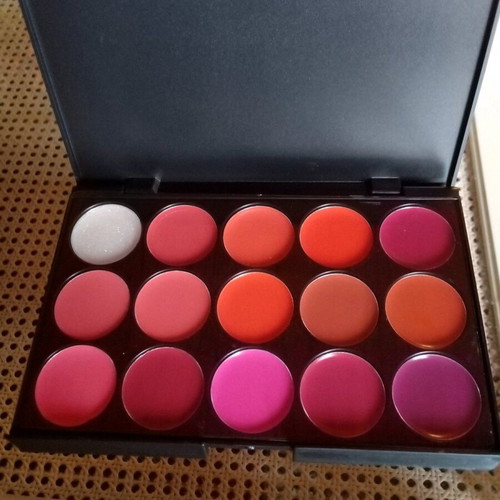 Palette with 15 new lipsticks