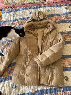 Niama Woman beige puffer jacket used