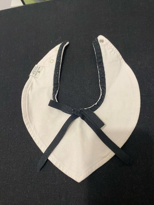 Elodie Details bandana bib style white with black bow used