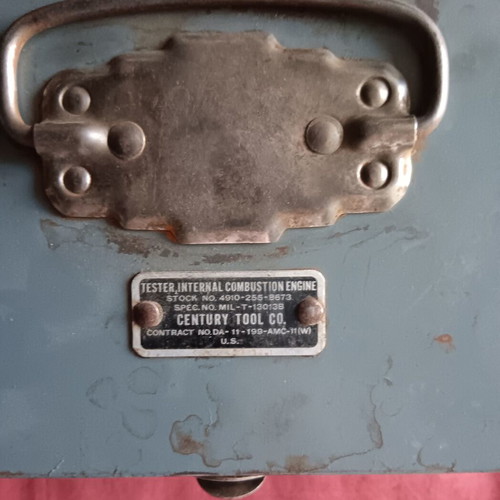 Collectible metal military box used, 15×16 cm with safety latch
