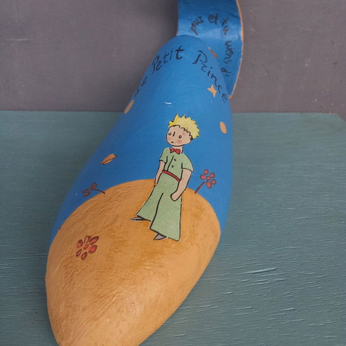 Handmade shoe last painting and mixed technique like new
