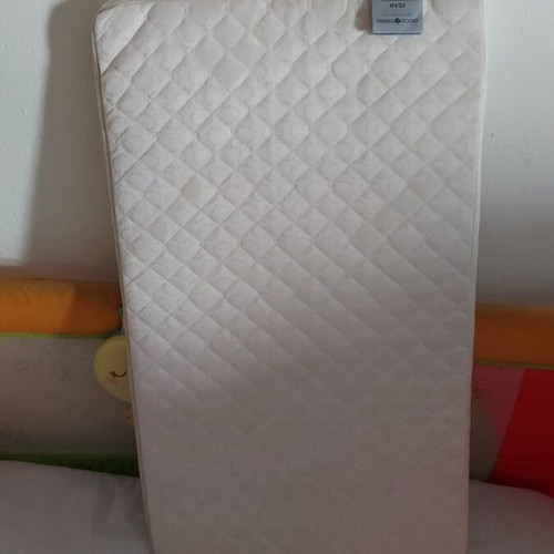 Ioli Crib Mattress like new, fits large boxnow