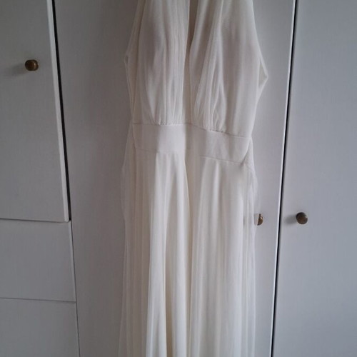 White formal dress with tulle, like new, size small, maternity friendly