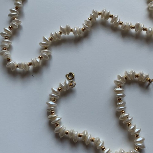Vintage necklace and bracelet set like new