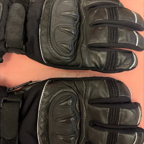 Kevlar motorcycle gloves with Thinsulate lining, new
