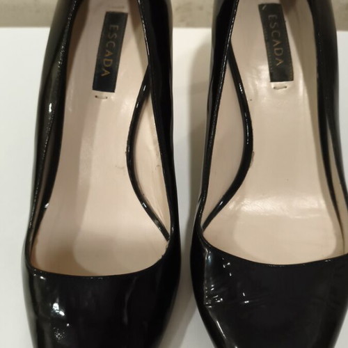 Black patent leather high heel shoes, size 35