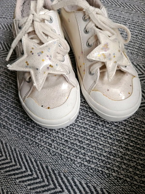 Zara shoes used for girl size 33 with star details