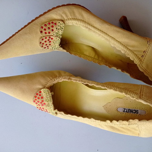 Schutz pumps new, yellow, size 37