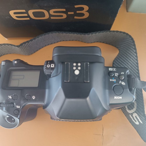 Canon EOS 3 35mm SLR camera like new