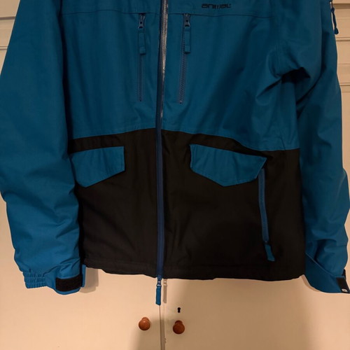 Animal ski/snowboard jacket like new