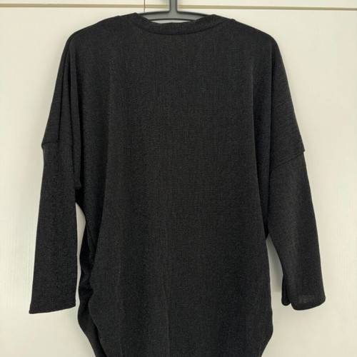 Long-sleeve black blouse with zipper like new