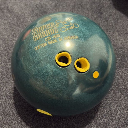 Bowling balls like new, set of 11